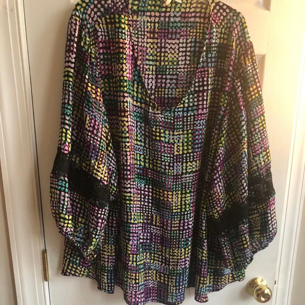 women plus shirt